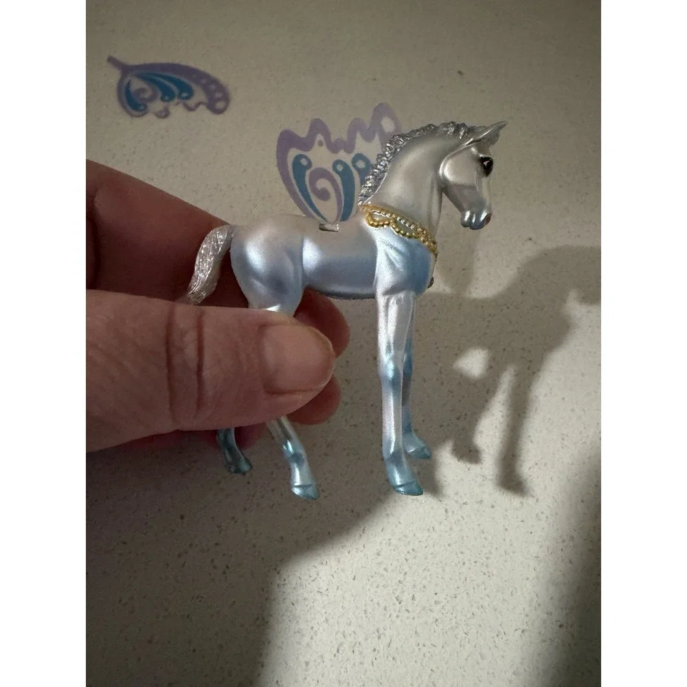 Breyer Retired 100121 Wind Dancer Glow In The Dark Silver With Purple Wings